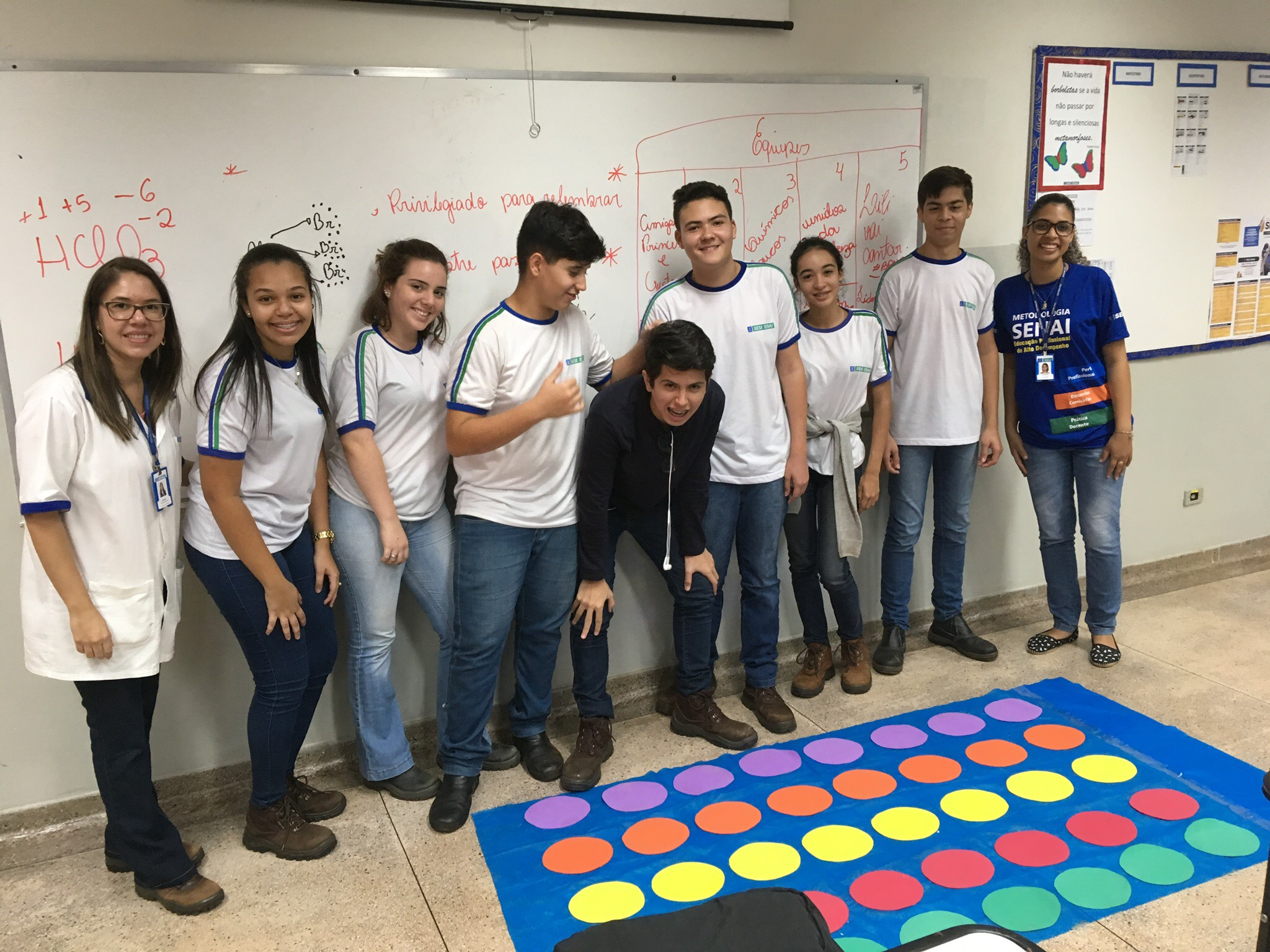 Estudante realiza estágio há mais de um ano